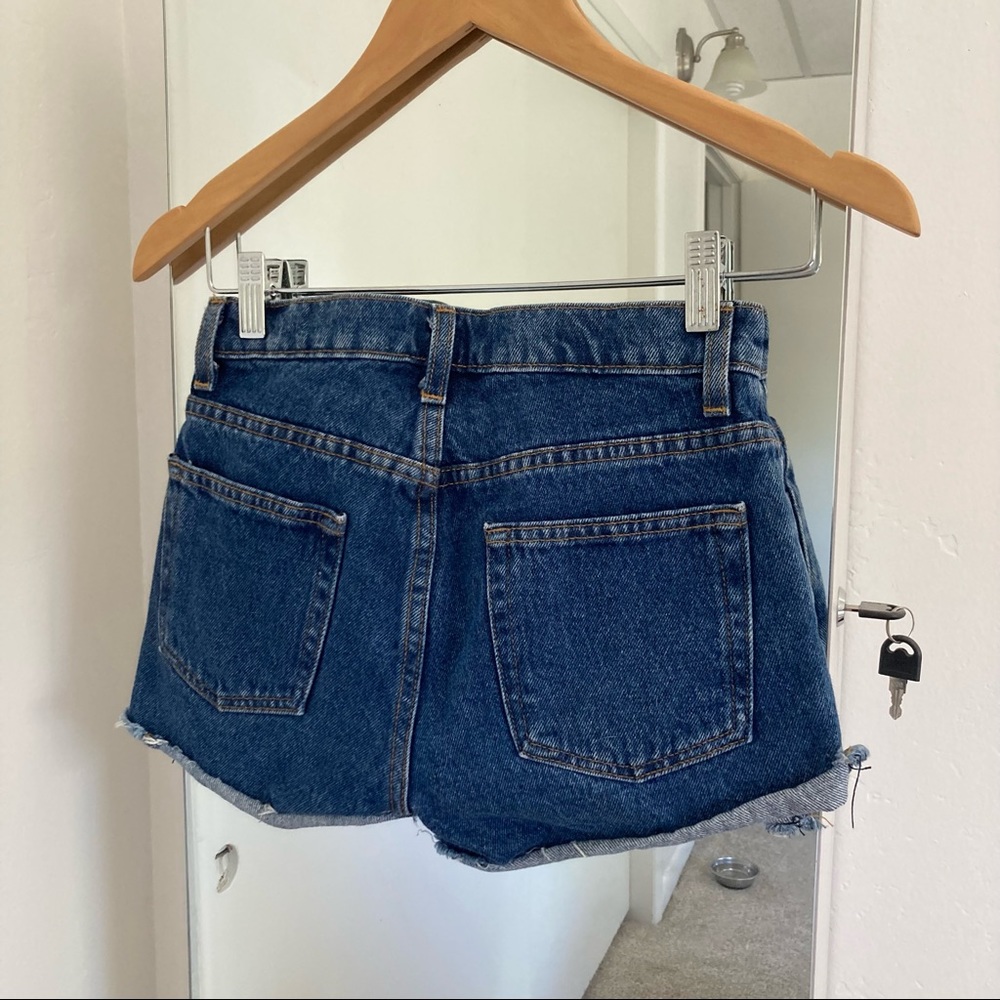 Shorts - Picture 2 of 5
